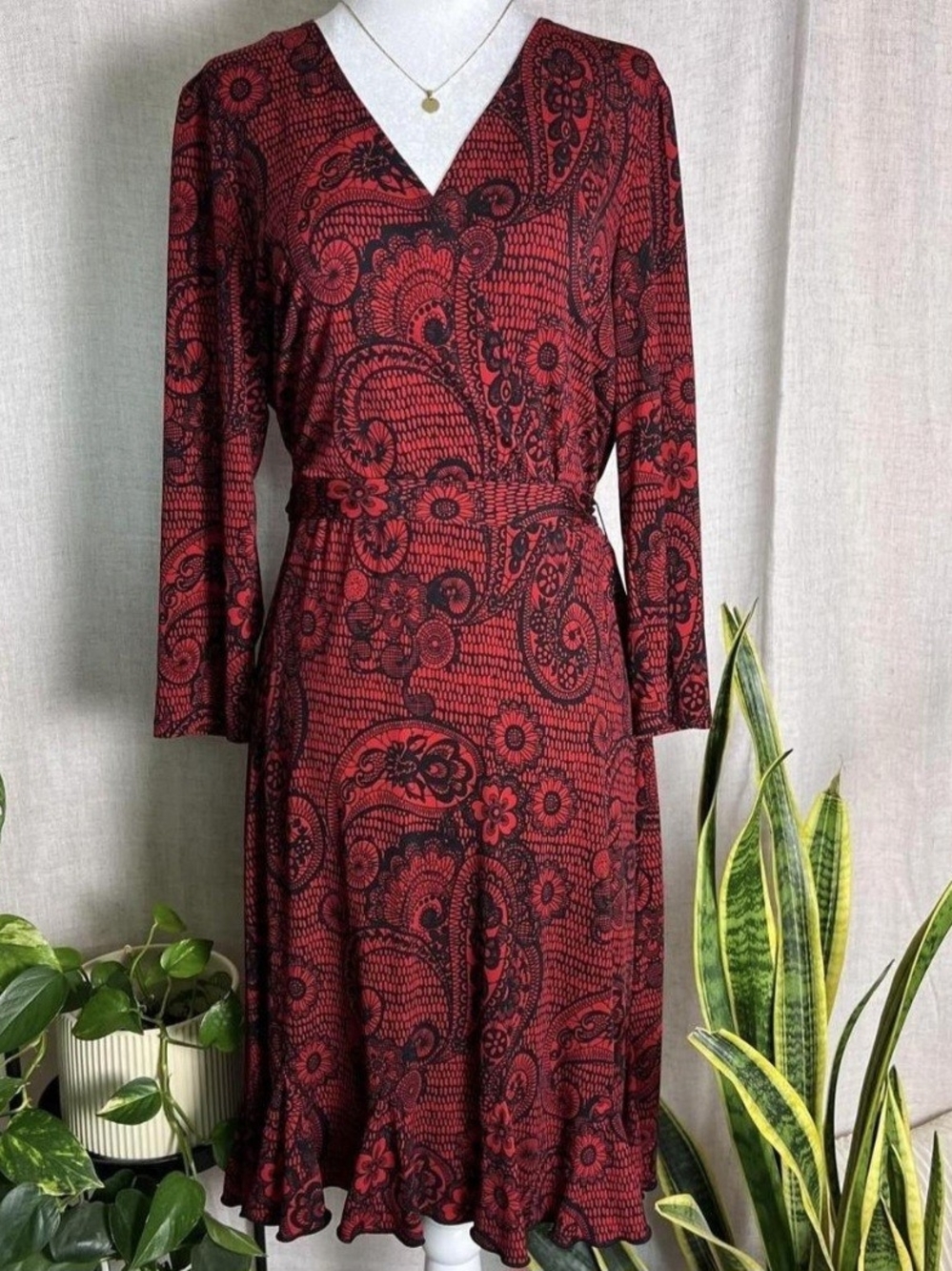 Red & Black Paisley V-Neck Long Sleeve Dress